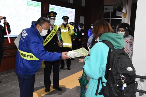 年末年始の事件事故呼びかけ写真3