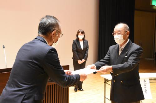 民生委員・児童委員の皆さんに委嘱状を伝達